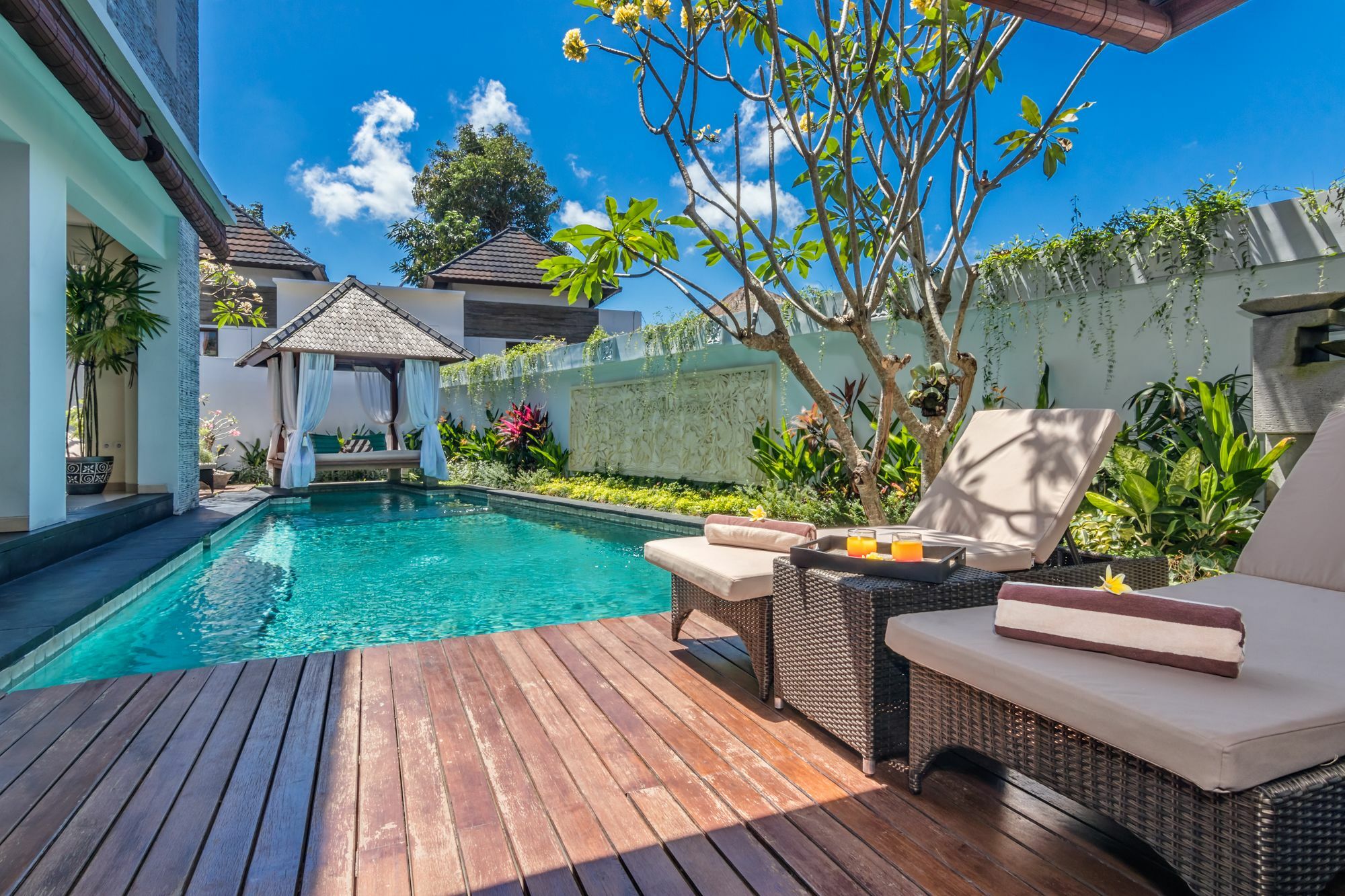 The Kamojang Jimbaran Villa Kuta  Exterior photo